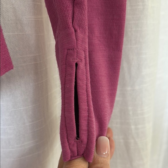 Athleta Women's Pink Long Sleeve workout top -Excellent condition - Picture 5 of 5